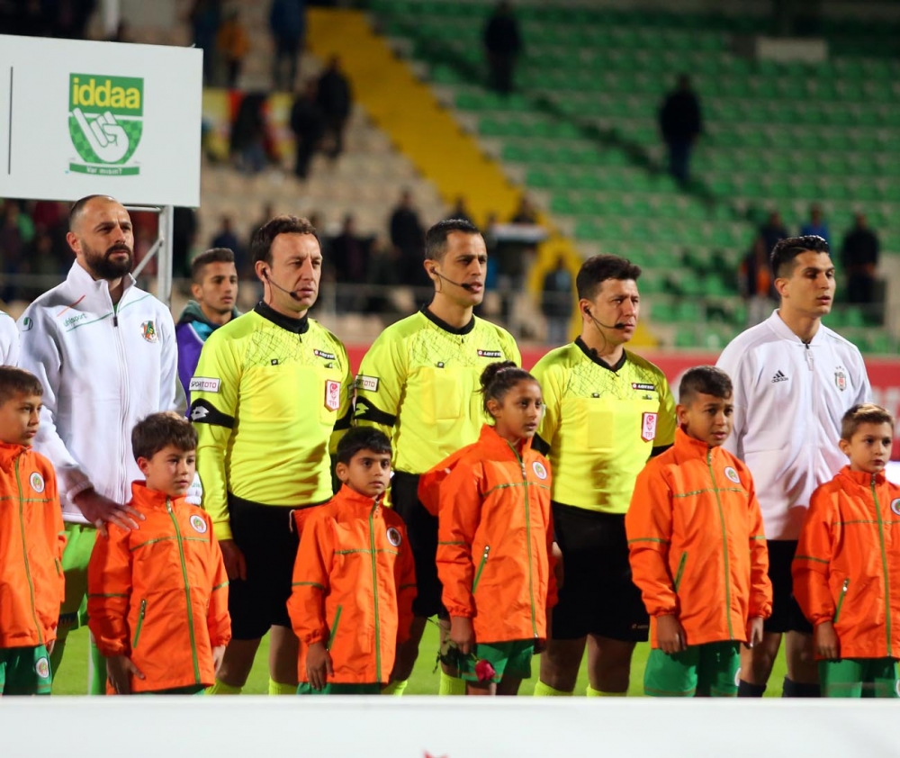 Alanyaspor - Beşiktaş maçının ilk yarısından kareler - Görsel 9