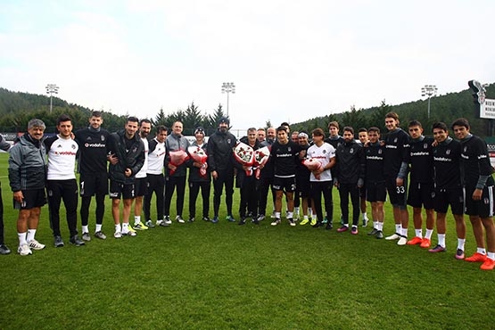 Şenol Güneş'in Öğretmenler Günü kutlandı - Görsel 3