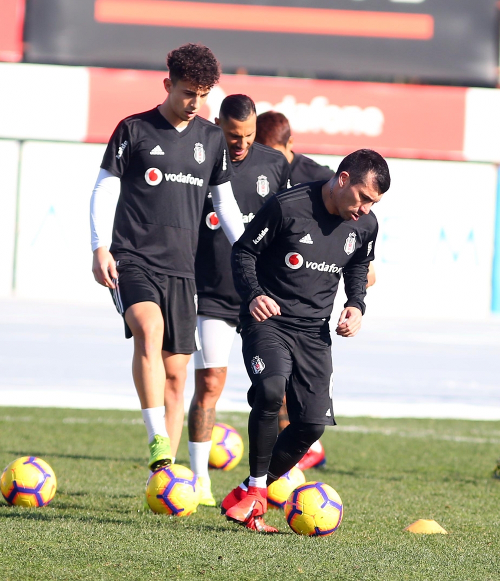 Ümraniye'de Kagawa fırtınası devam ediyor - Görsel 2