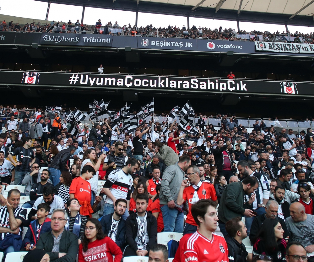 Beşiktaş Kulübü'nden siyah-beyazlı taraftarlara teşekkür! İşte o kareler - Görsel 4