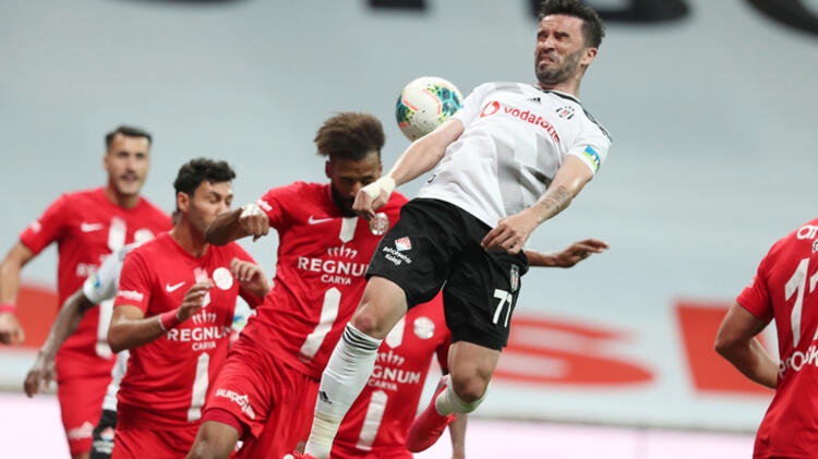 Beşiktaş-Antalyaspor maçının ardından spor yazarlarının görüşleri... "Takımın en iyisi yine 36’lık Atiba" - Görsel 7