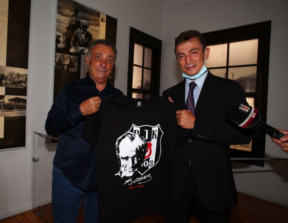 Beşiktaş Başkanı Ahmet Nur Çebi ve yöneticiler, Atatürk'ün doğduğu evi ziyaret etti - Görsel 3