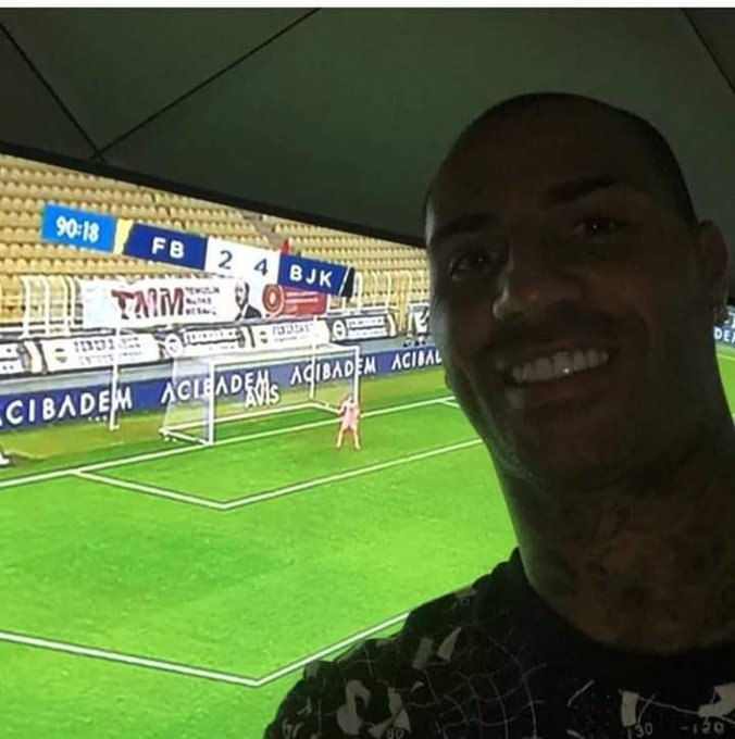Eski Beşiktaşlı futbolcular Fenerbahçe galibiyetini kutladılar - Görsel 5
