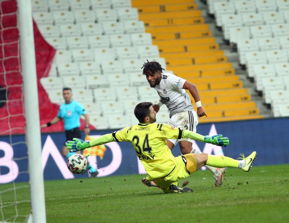 Beşiktaş, 72 dakika 10 kişi oynadığı Konyaspor maçında 3 puanı almayı bildi - Görsel 10