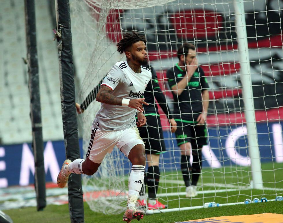 Beşiktaş, 72 dakika 10 kişi oynadığı Konyaspor maçında 3 puanı almayı bildi - Görsel 12