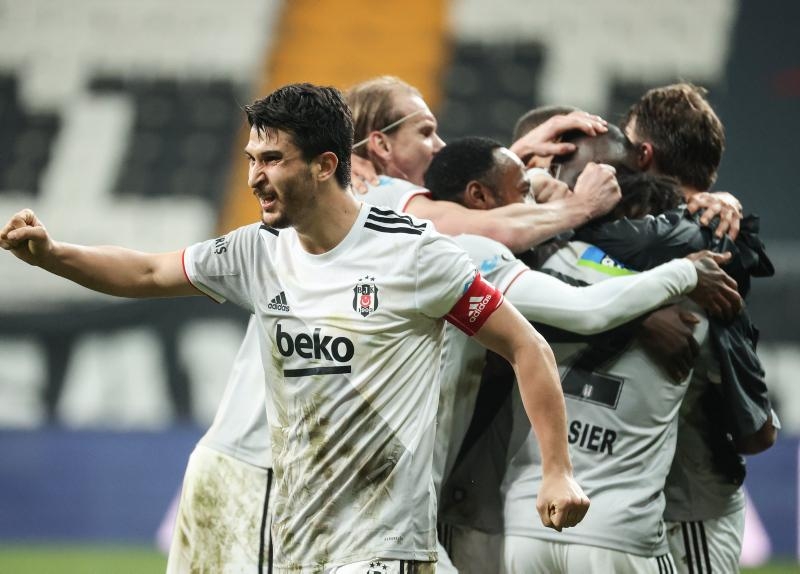 Beşiktaş, 72 dakika 10 kişi oynadığı Konyaspor maçında 3 puanı almayı bildi - Görsel 19