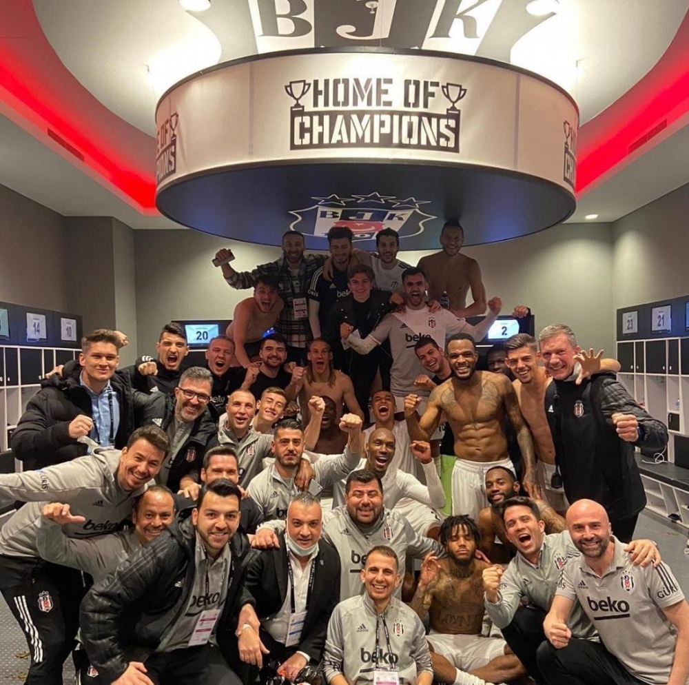 Beşiktaş, 72 dakika 10 kişi oynadığı Konyaspor maçında 3 puanı almayı bildi - Görsel 27