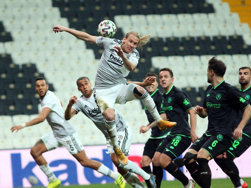 Beşiktaş, 72 dakika 10 kişi oynadığı Konyaspor maçında 3 puanı almayı bildi - Görsel 5