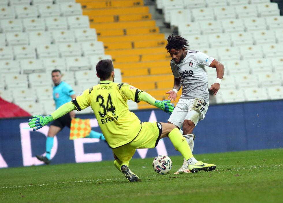 Beşiktaş, 72 dakika 10 kişi oynadığı Konyaspor maçında 3 puanı almayı bildi - Görsel 9