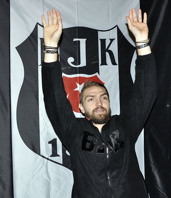 Caner Erkin, Vodafone Arena Kartal Yuvası’nda taraftarla buluştu - Görsel 10