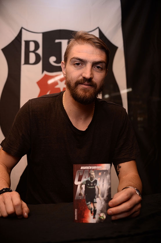 Caner Erkin, Vodafone Arena Kartal Yuvası’nda taraftarla buluştu - Görsel 11