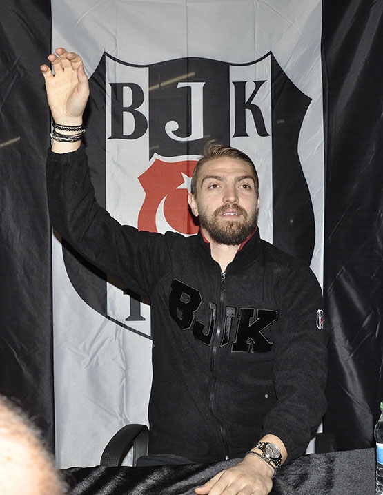 Caner Erkin, Vodafone Arena Kartal Yuvası’nda taraftarla buluştu - Görsel 21