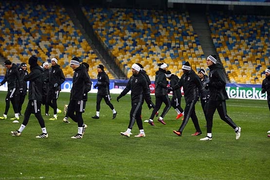 Kiev'de  -7 derece soğuktaki antrenmandan kareler - Görsel 1