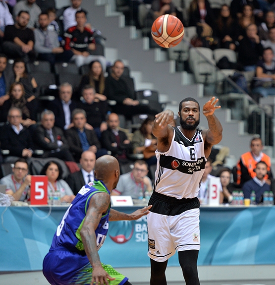 Beşiktaş Sompo Japan'ın Tofaş galibiyetinden kareler - Görsel 12