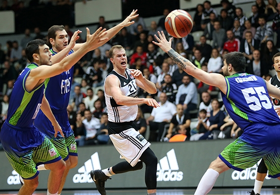 Beşiktaş Sompo Japan'ın Tofaş galibiyetinden kareler - Görsel 7