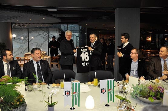 Beşiktaş'tan Bursaspor yönetimine dostluk yemeği - Görsel 1