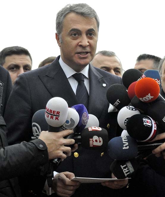 Fikret Orman şehitler için karanfil bıraktı - Görsel 6
