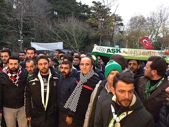 Beşiktaş'ta büyük buluşma! Taraftarlar teröre karşı bir arada! - Görsel 2