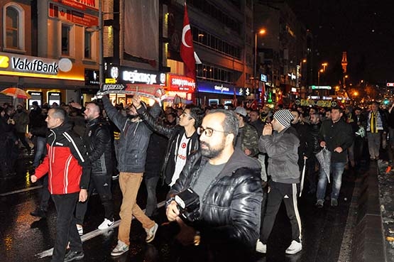 Beşiktaş'ta büyük buluşma! Taraftarlar teröre karşı bir arada! - Görsel 26