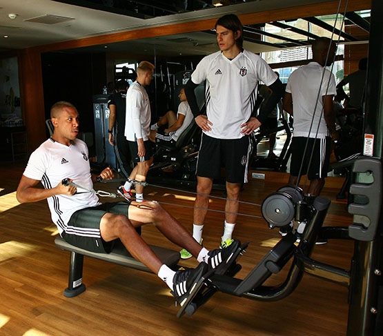 Beşiktaş'ta takım salonda çalıştı - Görsel 12
