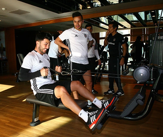 Beşiktaş'ta takım salonda çalıştı - Görsel 13