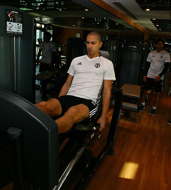 Beşiktaş'ta takım salonda çalıştı - Görsel 8
