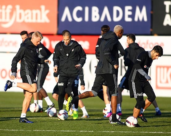 Beşiktaş'ın bugünkü antrenmanından kareler - Görsel 10