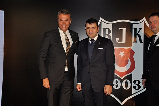 Beşiktaş'ta Divan Kurulu'nun yeni üyelerine rozetleri takıldı - Görsel 18