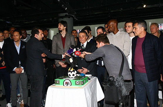 Beşiktaşlı futbolcular Beşiktaş JK Müzesi’ni ziyaret etti - Görsel 16