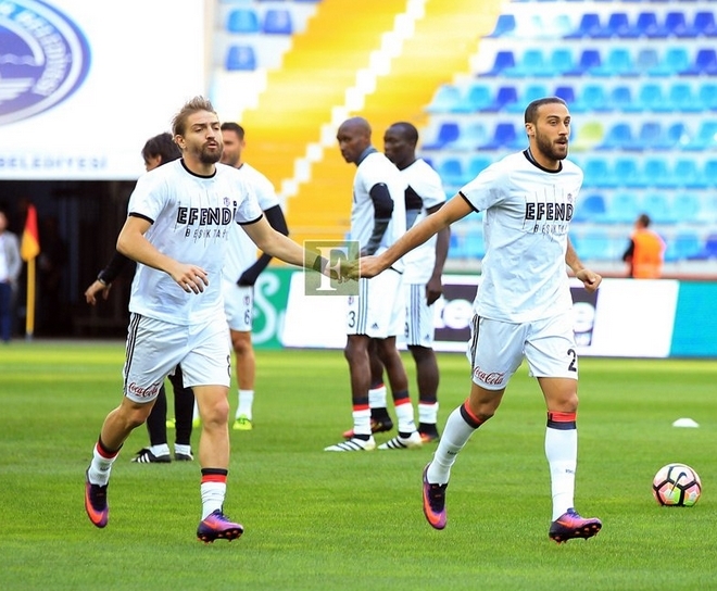 Caner ile Cenk düşman çatlattı - Görsel 1