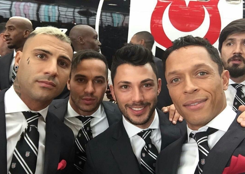 Beşiktaşlı futbolcuların uçak selfie'si - Görsel 7