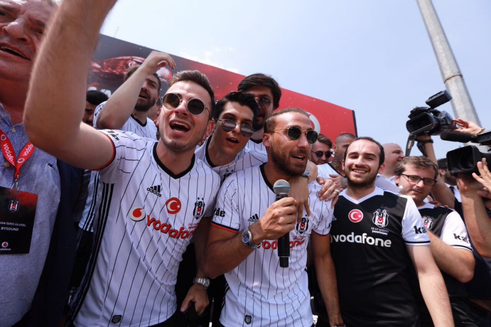 İşte kutlamalardan muhteşem kareler! - Görsel 19