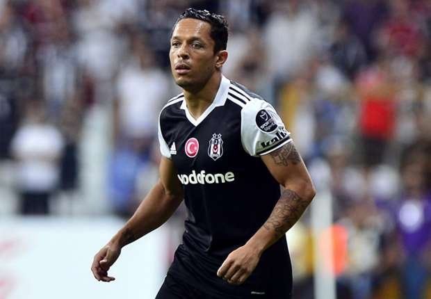 Emre Belözoğlu yılın 11'ini belirledi! - Görsel 5