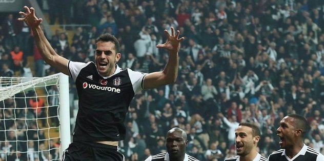 Her Beşiktaşlı'nın ezbere yaptığı hareket: Kartal Pençesi! - Görsel 1