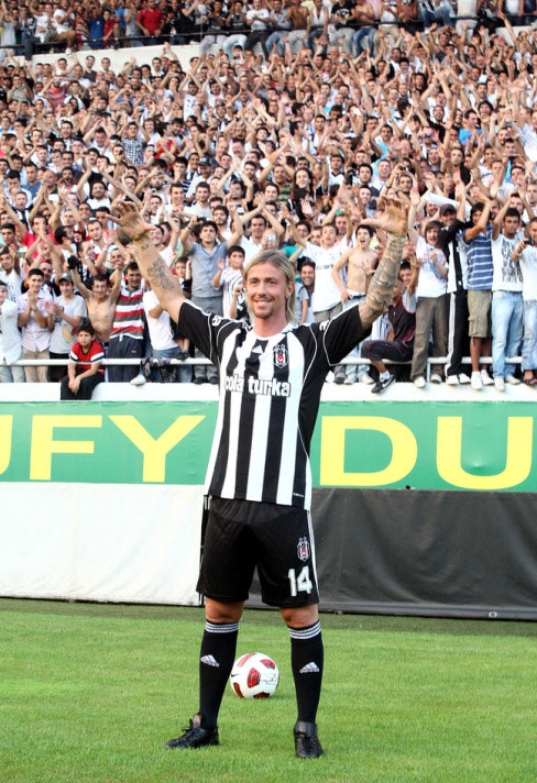 Her Beşiktaşlı'nın ezbere yaptığı hareket: Kartal Pençesi! - Görsel 11
