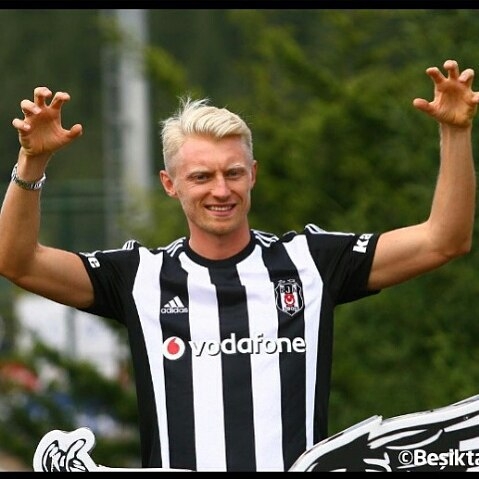 Her Beşiktaşlı'nın ezbere yaptığı hareket: Kartal Pençesi! - Görsel 12