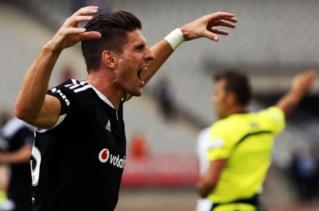 Her Beşiktaşlı'nın ezbere yaptığı hareket: Kartal Pençesi! - Görsel 3