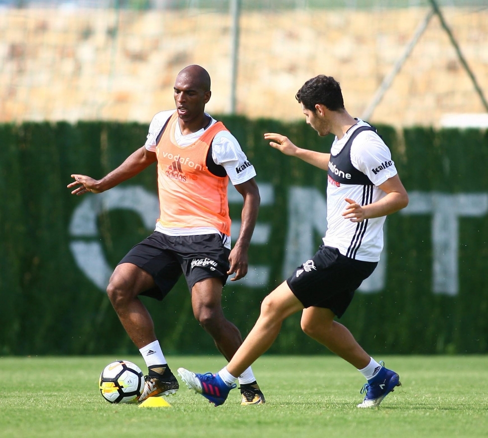 İşte Beşiktaş'ın bugünkü idmanından kareler! - Görsel 14