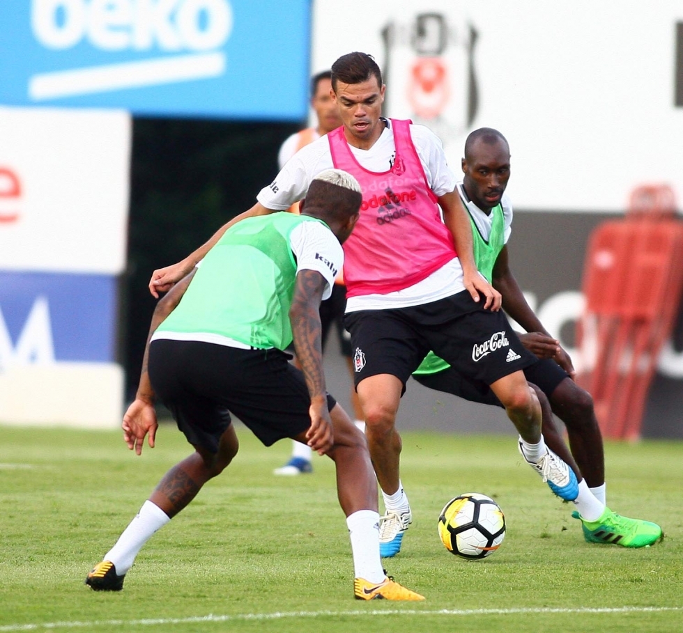 İşte Beşiktaş'ın bugünkü idmanından kareler! - Görsel 11