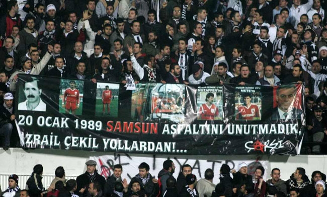 Beşiktaş tribünlerinin futbol dışı pankartları 2 - Görsel 14