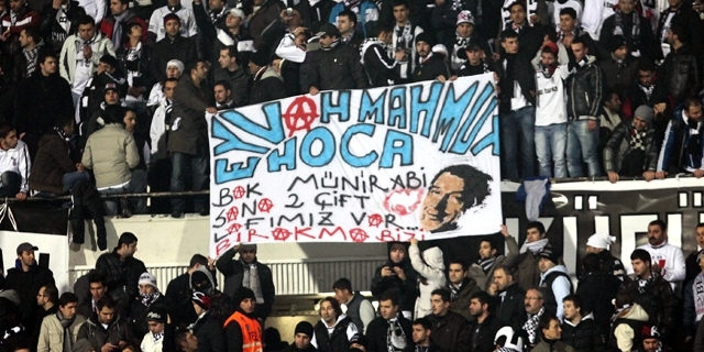 Beşiktaş tribünlerinin futbol dışı pankartları 2 - Görsel 5
